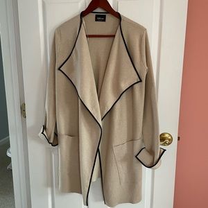 Zara beige sweater/coat. Black faux leather trim. 2 deep pockets